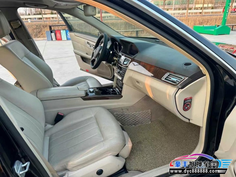 14年奔驰E轿车抵押车出售