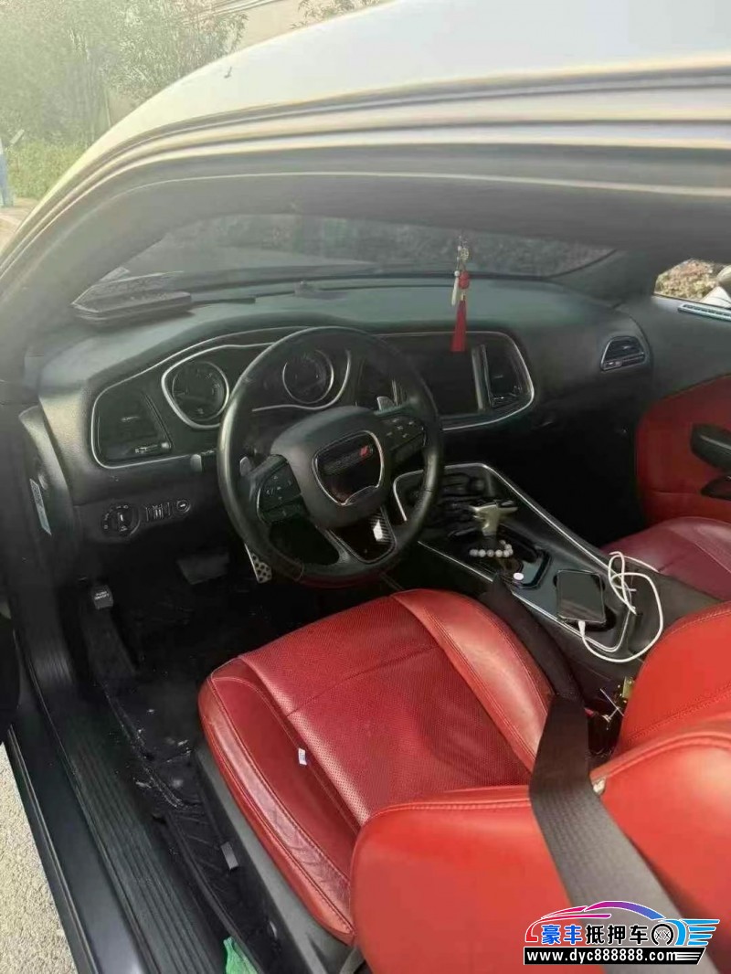 17年道奇道奇挑战者轿车抵押车出售