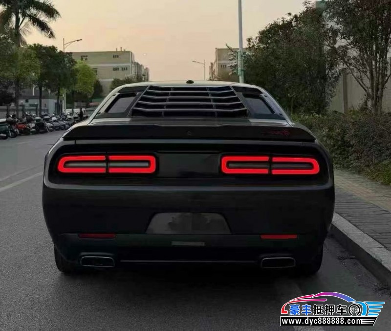 17年道奇道奇挑战者轿车抵押车出售