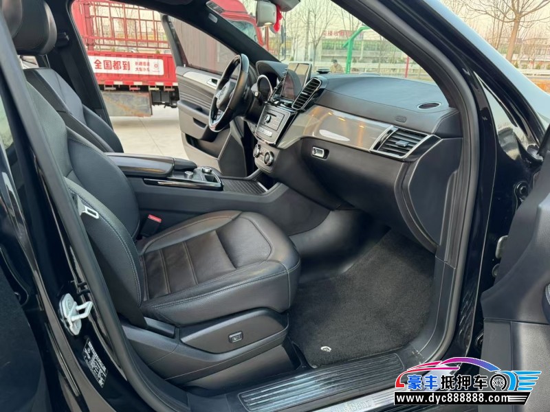 16年奔驰GLE轿车抵押车出售