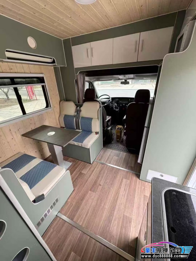 19年依维柯欧盛轿车抵押车出售