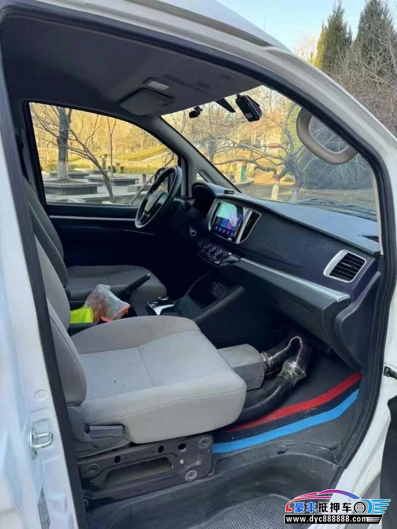 23年东风风行菱智新能源轿车抵押车出售