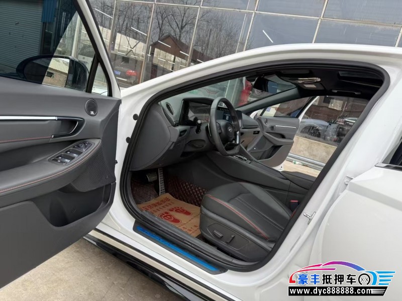 21年现代索纳塔轿车抵押车出售