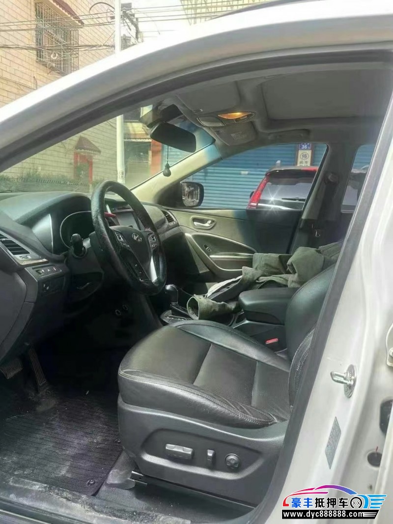 15年现代新胜达轿车抵押车出售