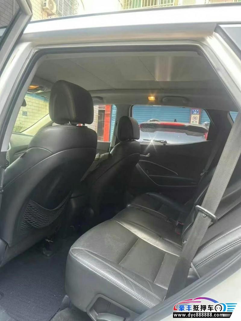 15年现代新胜达轿车抵押车出售