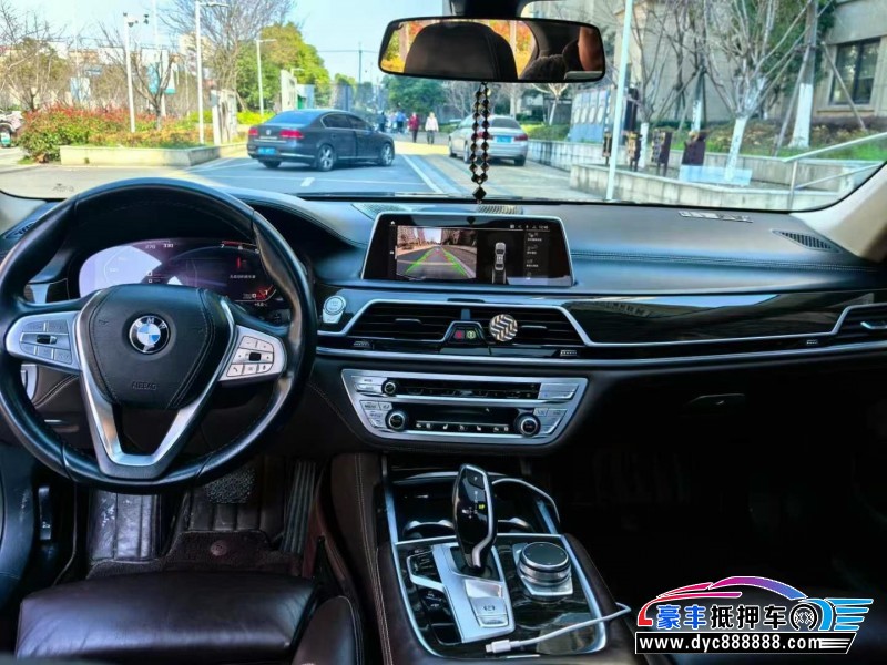 21年宝马7系轿车抵押车出售