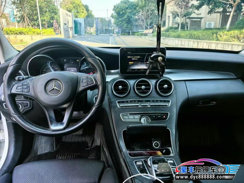 17年奔驰C轿车抵押车出售