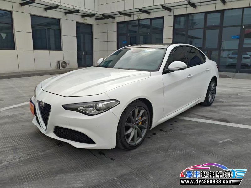 19年阿尔法·罗密欧Giulia轿车抵押车出售