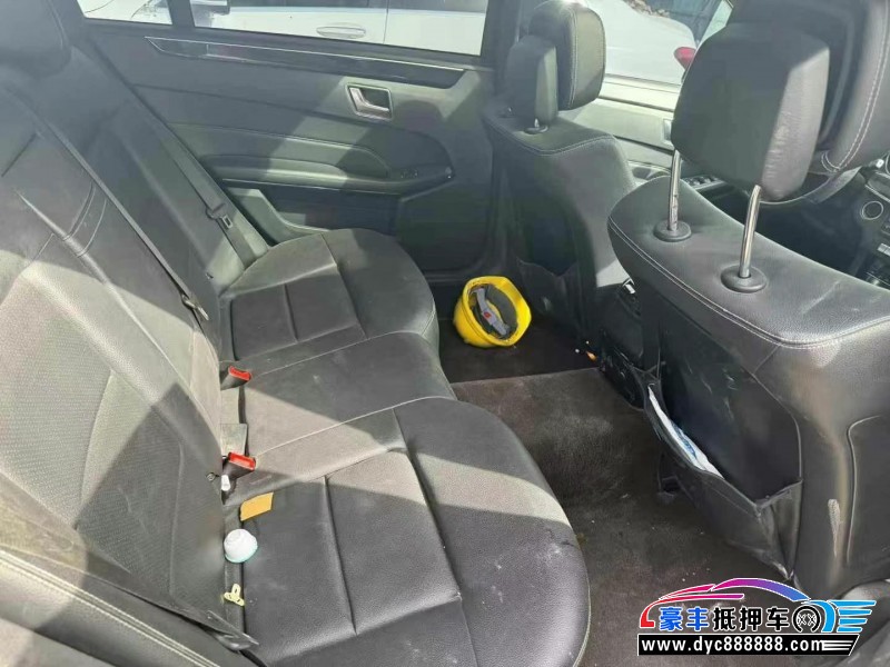 14年奔驰E轿车抵押车出售