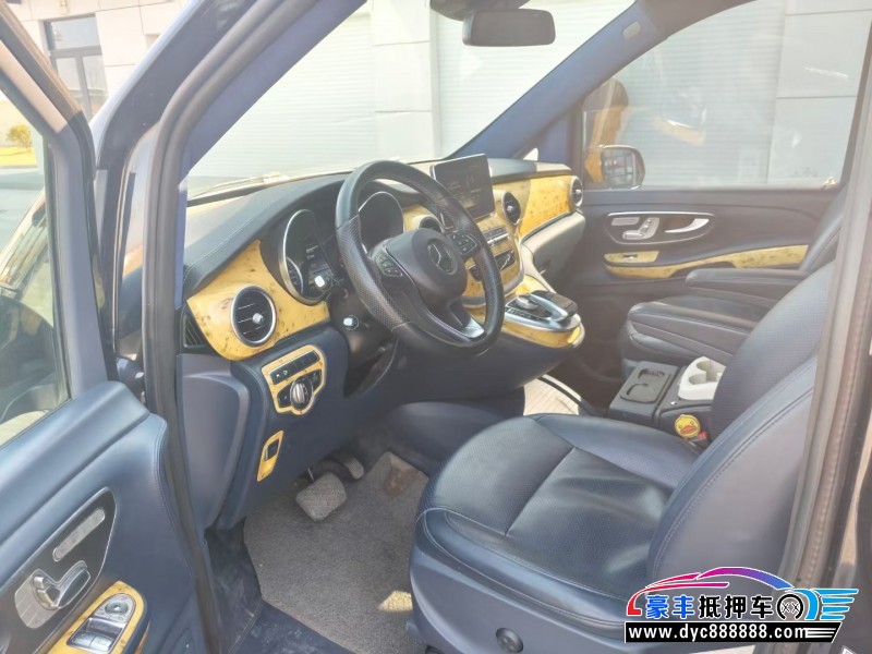 21年奔驰V轿车抵押车出售