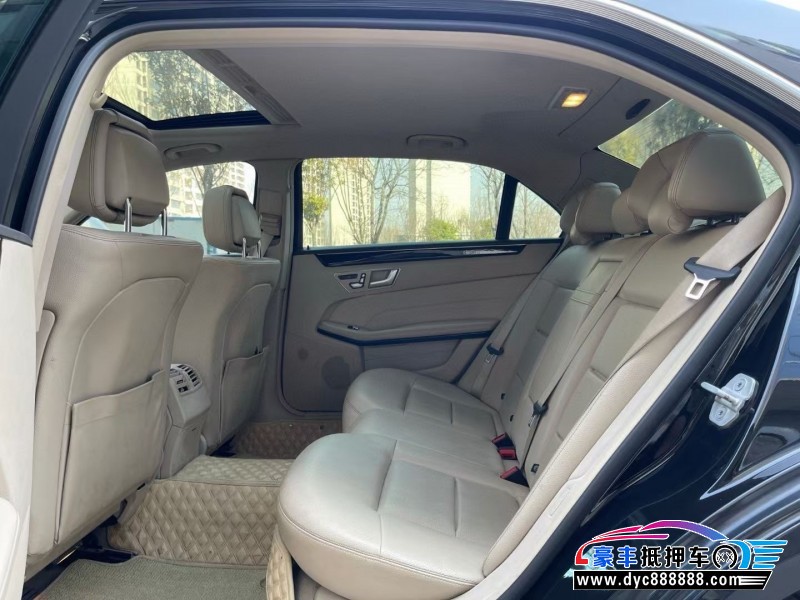 13年奔驰E轿车抵押车出售