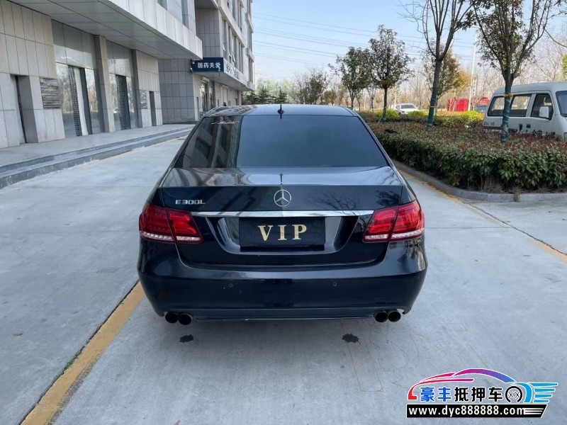 13年奔驰E轿车抵押车出售