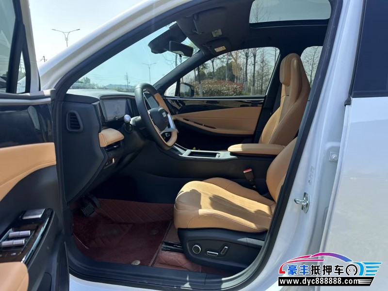 24年吉利银河L7轿车抵押车出售