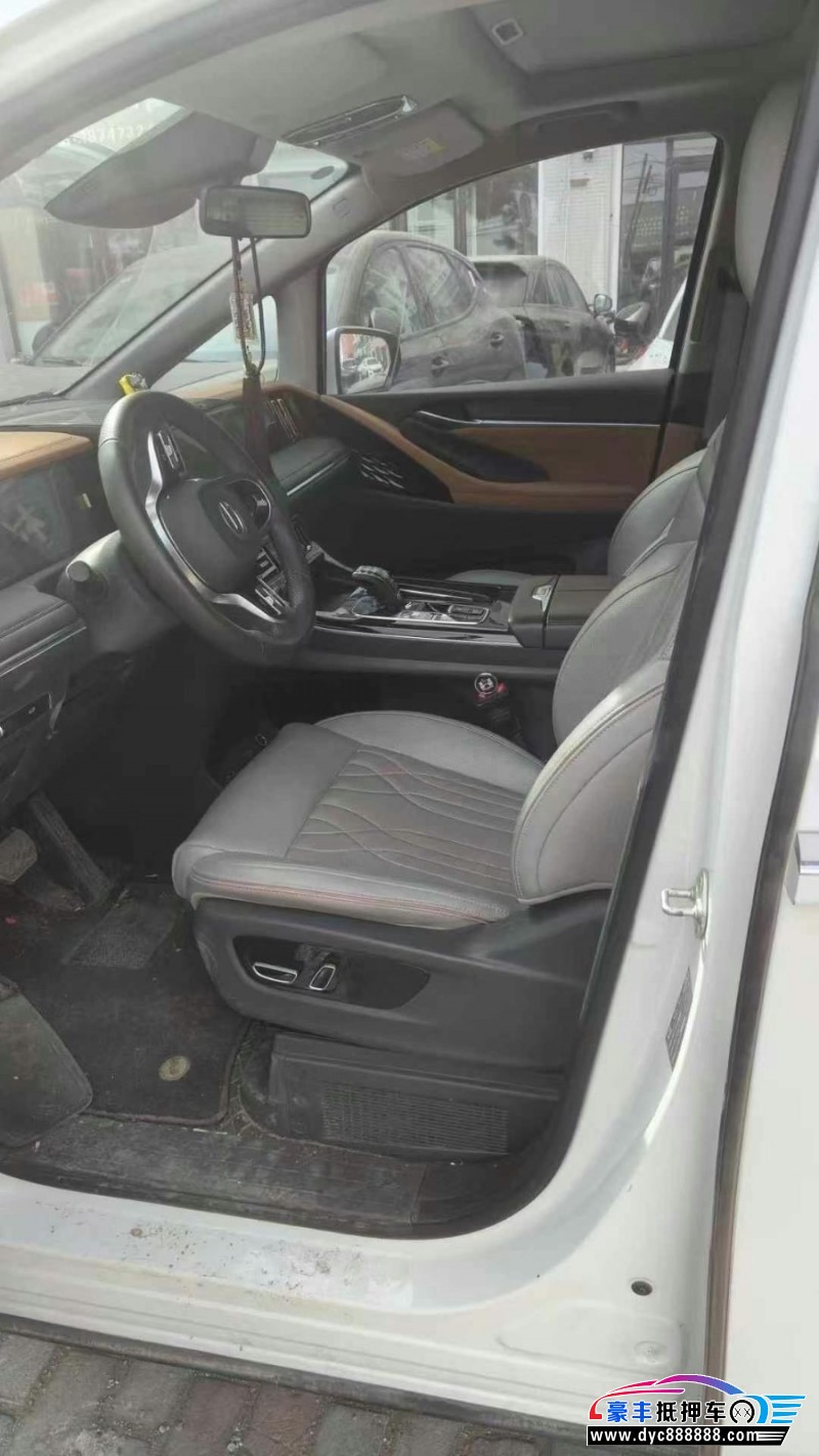 23年传祺M8轿车抵押车出售