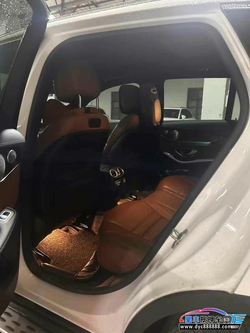 16年奔驰GLC轿车抵押车出售