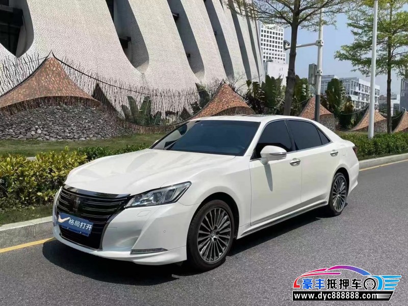 18年丰田皇冠轿车抵押车出售