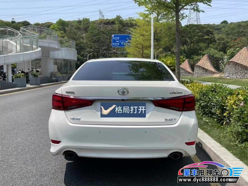 18年丰田皇冠轿车抵押车出售