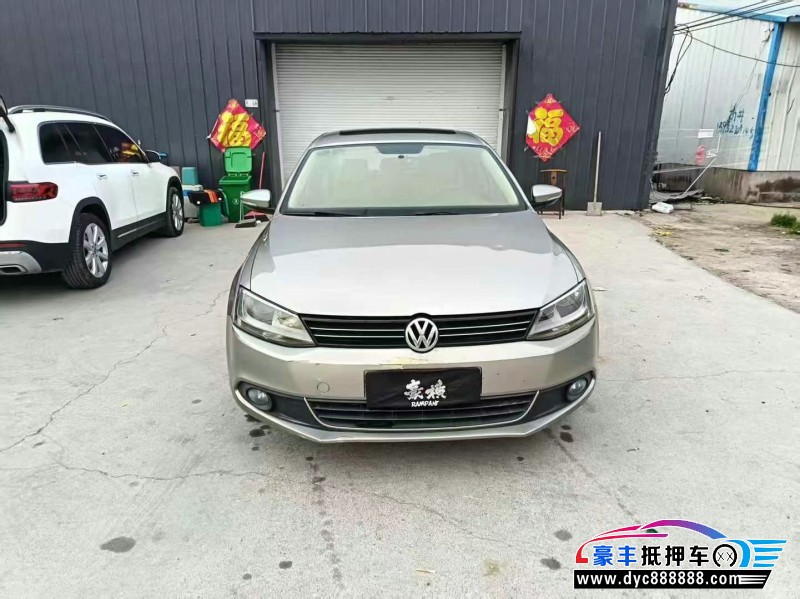 13年大众速腾轿车抵押车出售