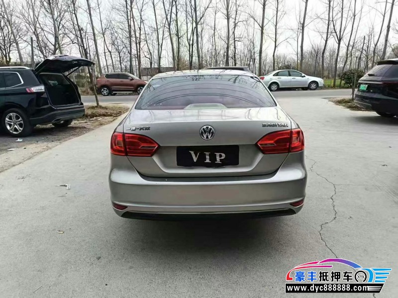 13年大众速腾轿车抵押车出售