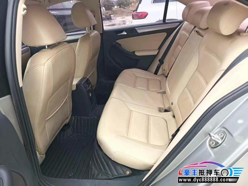 13年大众速腾轿车抵押车出售