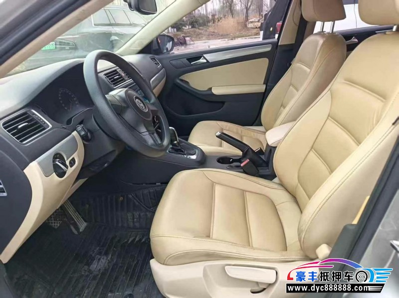 13年大众速腾轿车抵押车出售