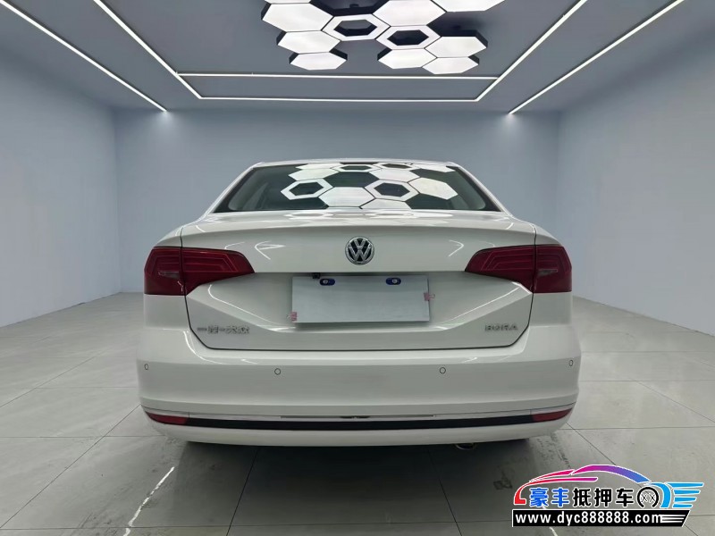 17年大众宝来轿车抵押车出售