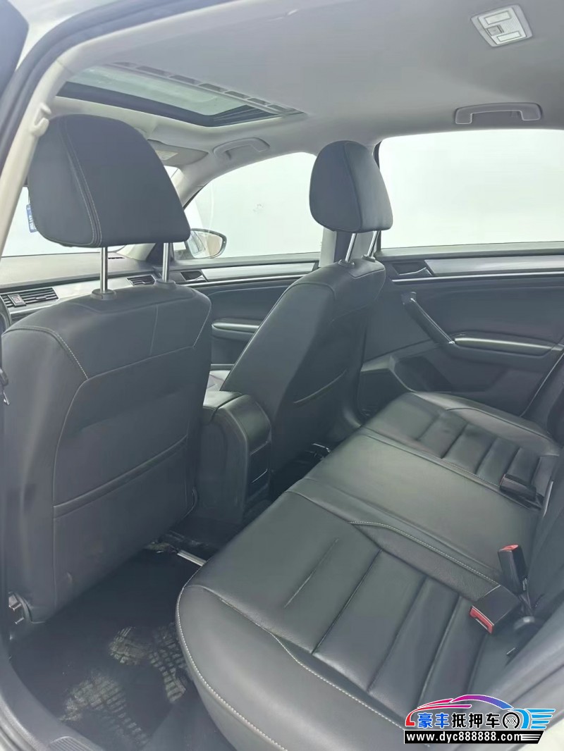 17年大众宝来轿车抵押车出售