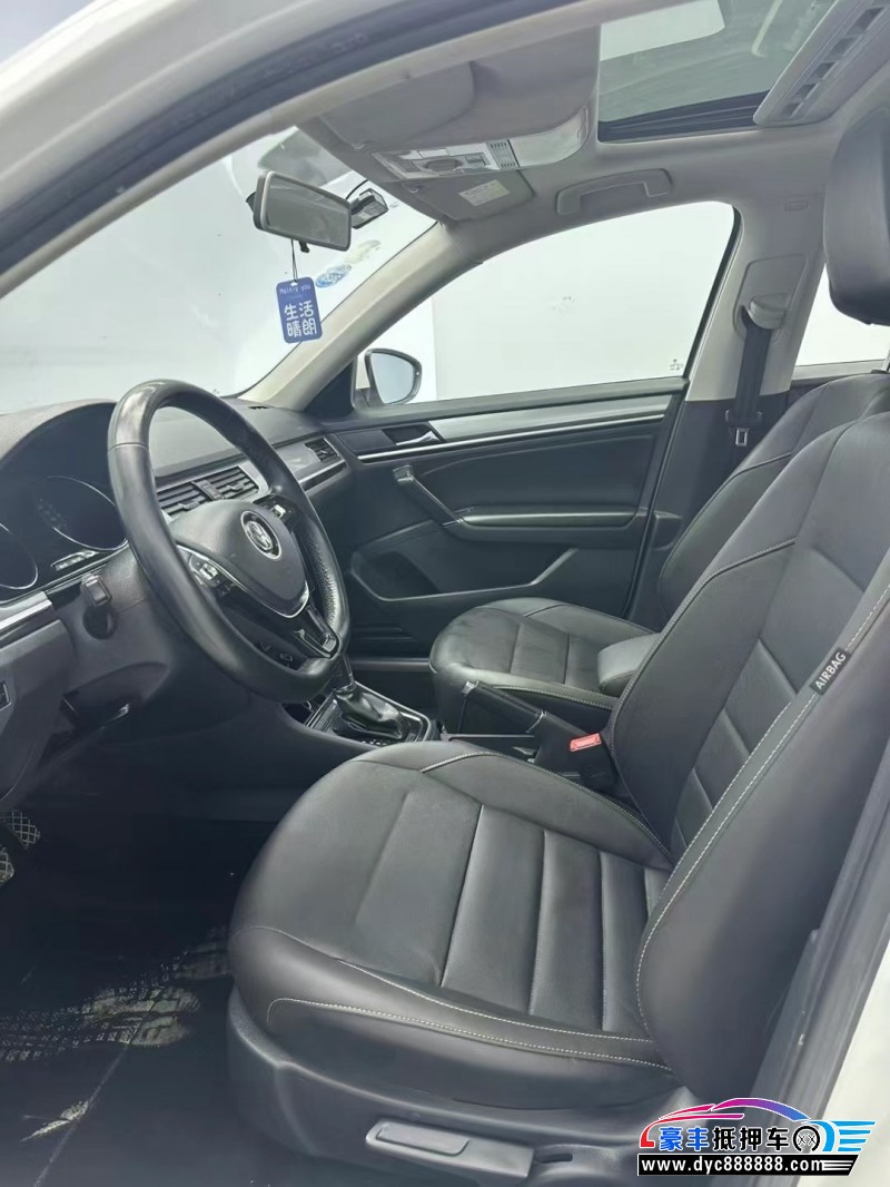 17年大众宝来轿车抵押车出售