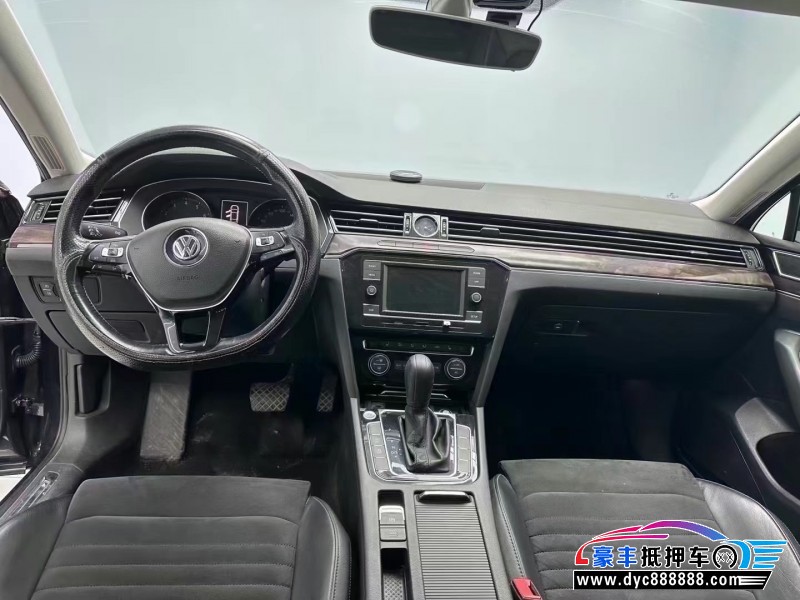 17年大众迈腾轿车抵押车出售