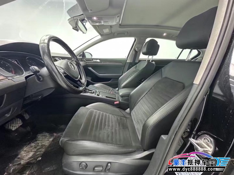 17年大众迈腾轿车抵押车出售