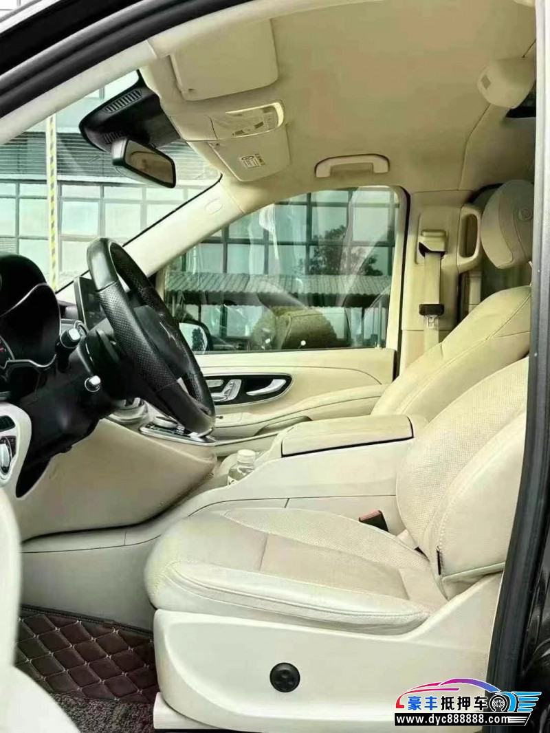 17年奔驰V轿车抵押车出售