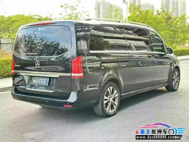 17年奔驰V轿车抵押车出售