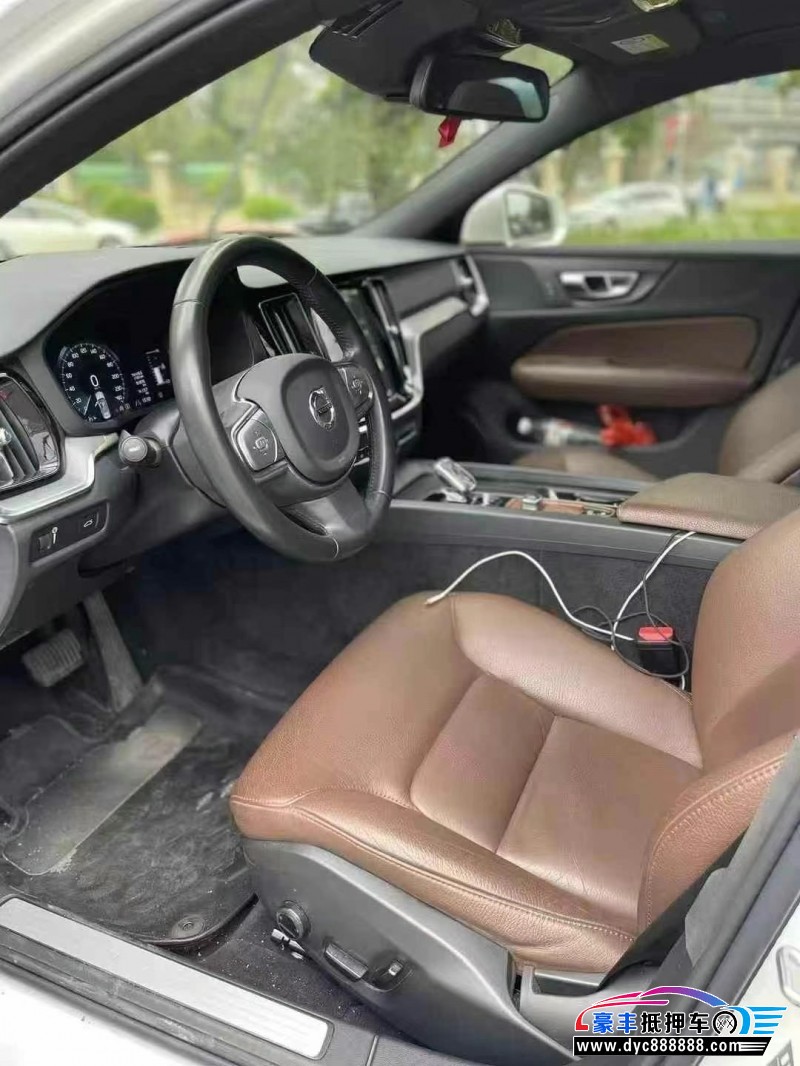 22年沃尔沃S60轿车抵押车出售
