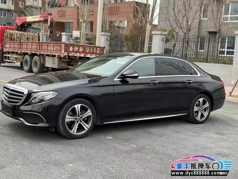 17年奔驰E轿车抵押车出售