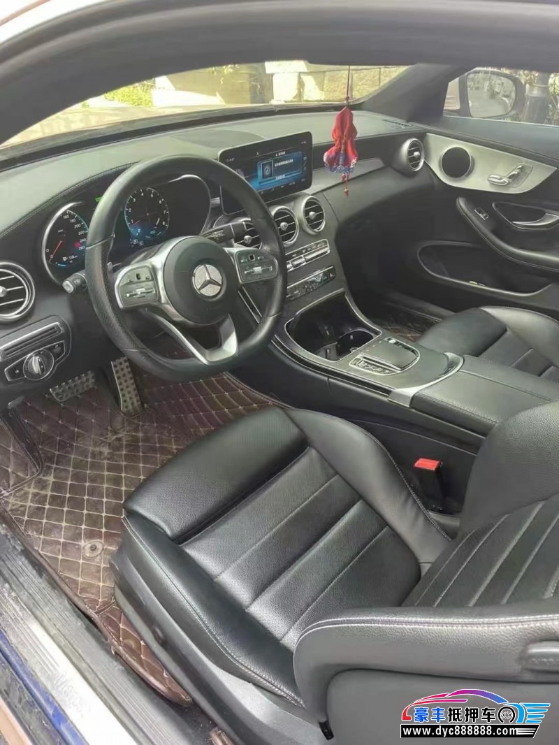 19年奔驰C轿车抵押车出售