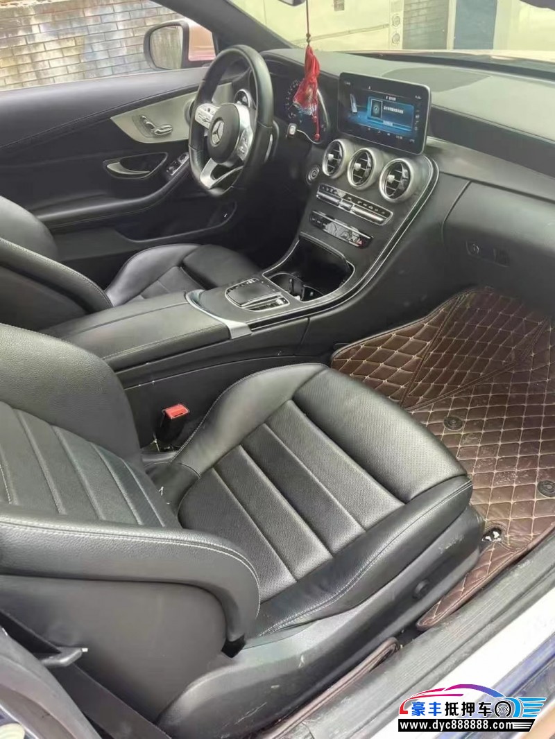 19年奔驰C轿车抵押车出售