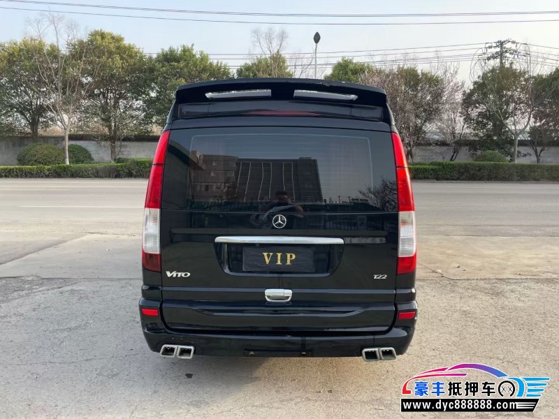 14年奔驰威霆轿车抵押车出售