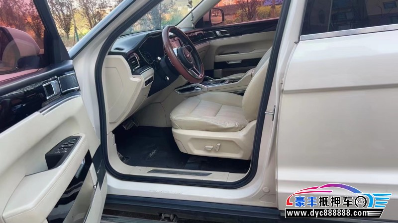 17年众泰T700轿车抵押车出售