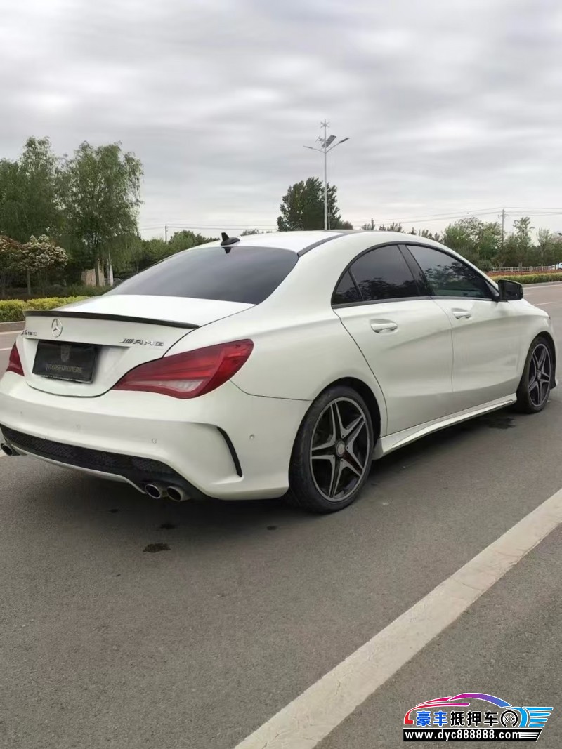 15年奔驰CLA轿车抵押车出售