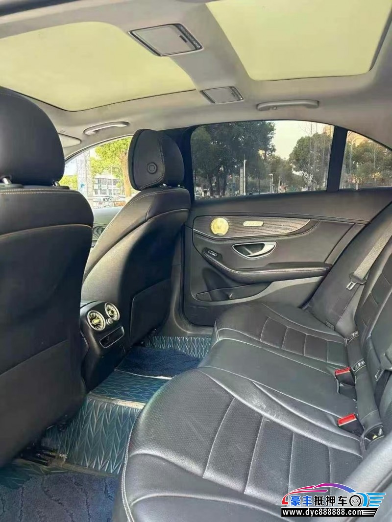 19年奔驰C轿车抵押车出售