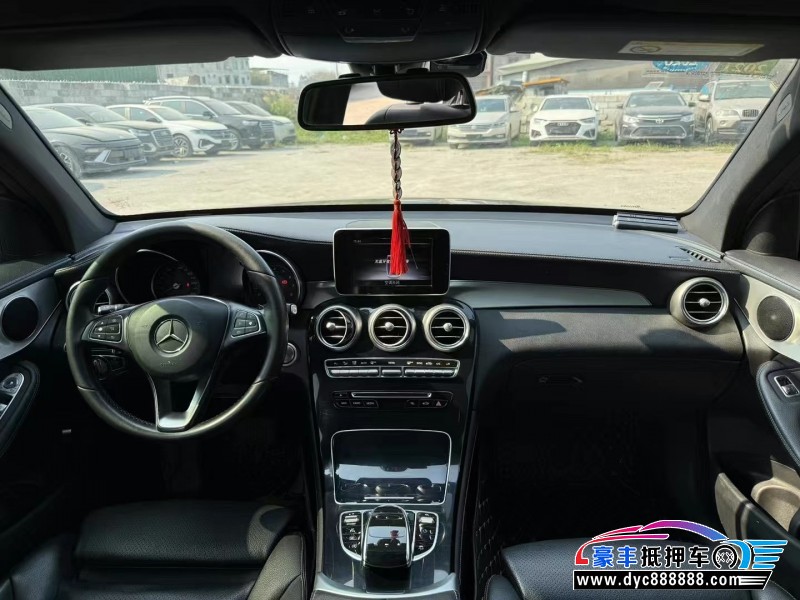 19年奔驰GLC轿车抵押车出售