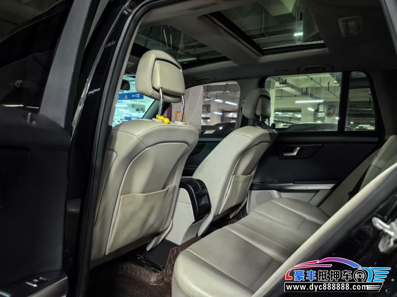 13年奔驰GLK轿车抵押车出售