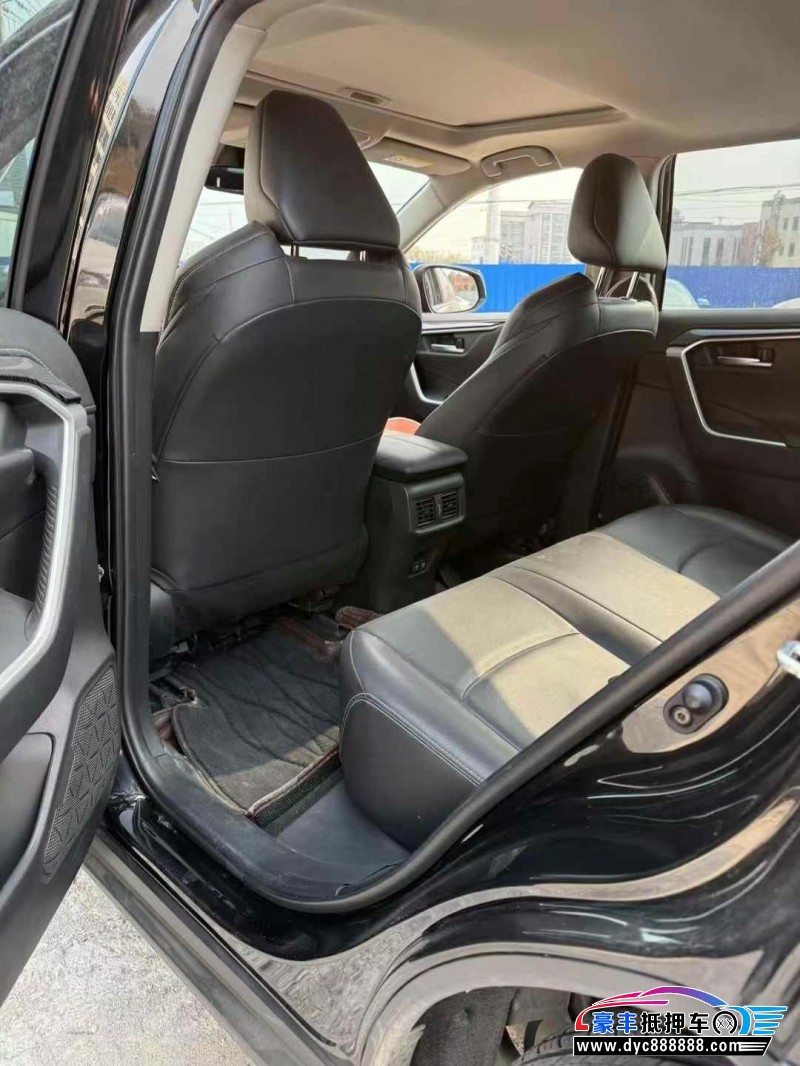 21年丰田威兰达轿车抵押车出售