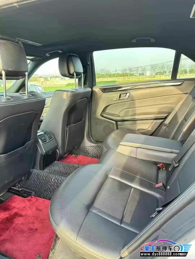 13年奔驰E轿车抵押车出售