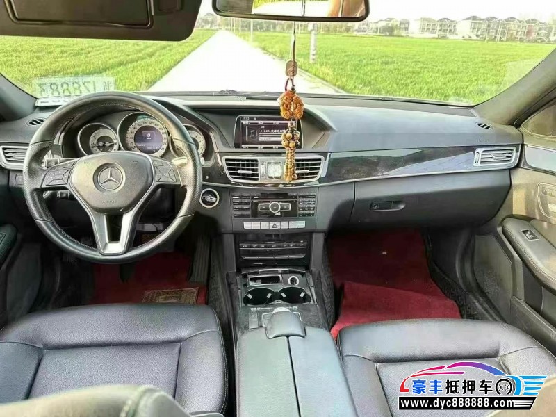 13年奔驰E轿车抵押车出售