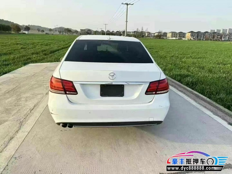 13年奔驰E轿车抵押车出售