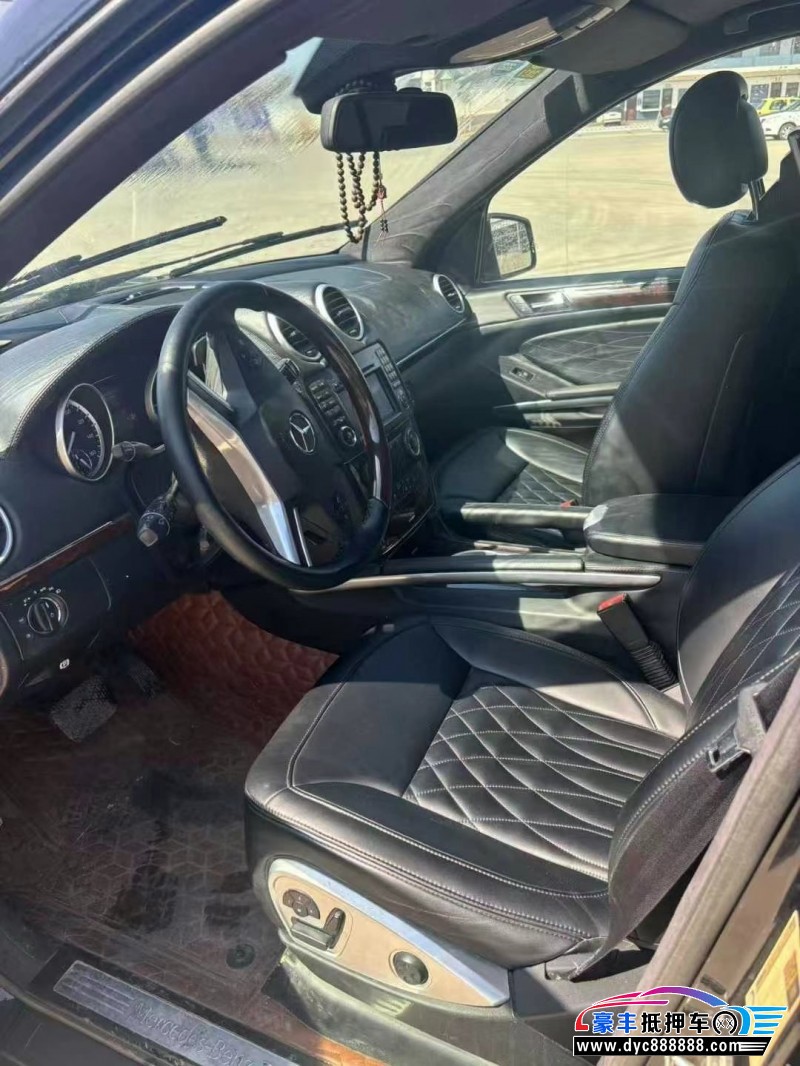 12年奔驰GL轿车抵押车出售