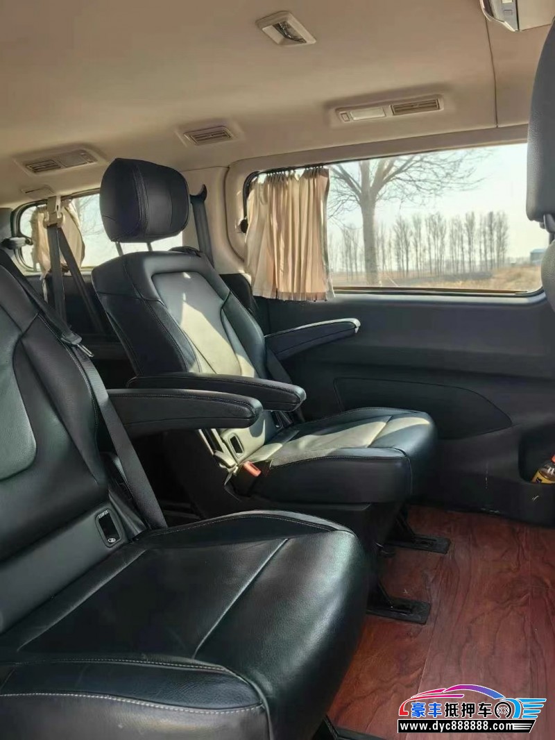 17年上汽大通G10轿车抵押车出售