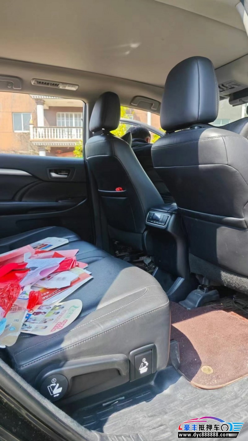 17年丰田汉兰达轿车抵押车出售