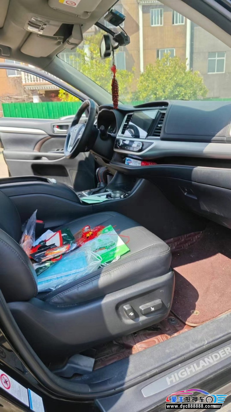 17年丰田汉兰达轿车抵押车出售